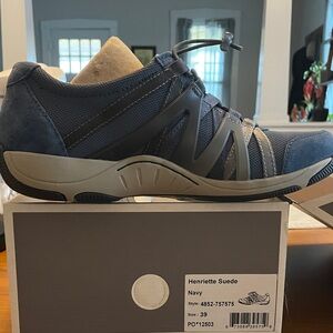 Dansko Henriette Suede, W39